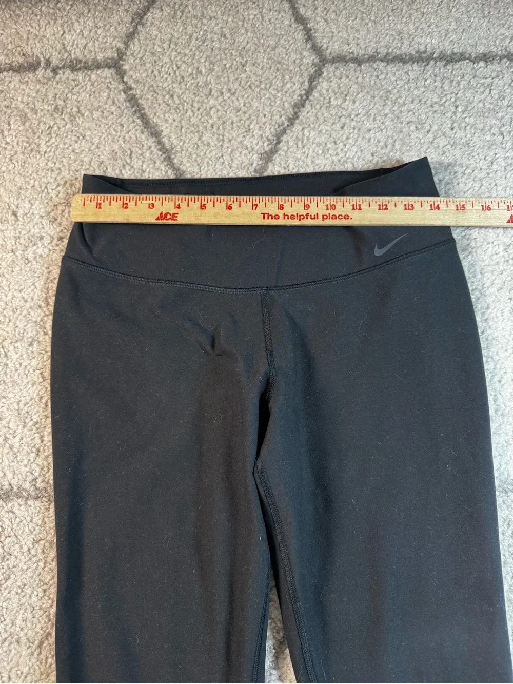 Nike Black Cropped Performance Leggings